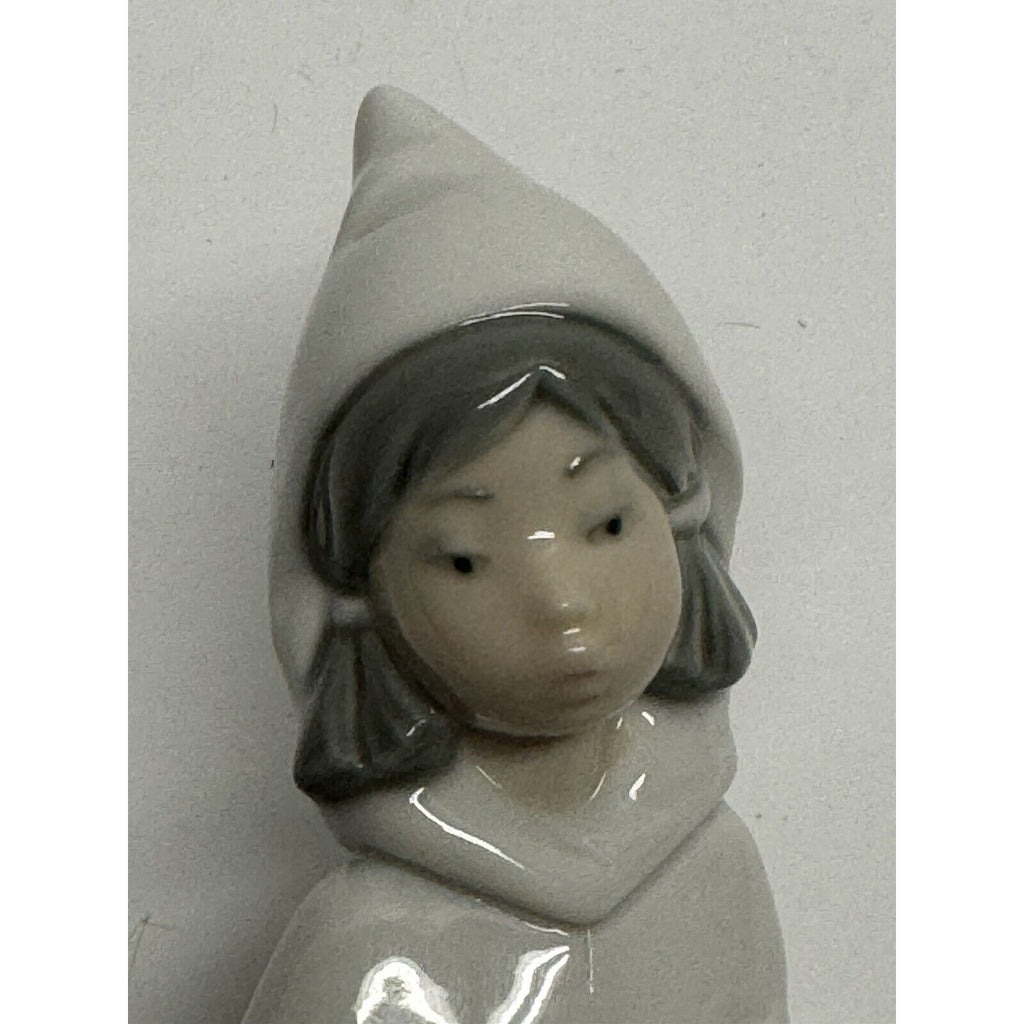 VINTAGE Lladro Finish "Girl with Rooster Chicken" 8" #4677 retired