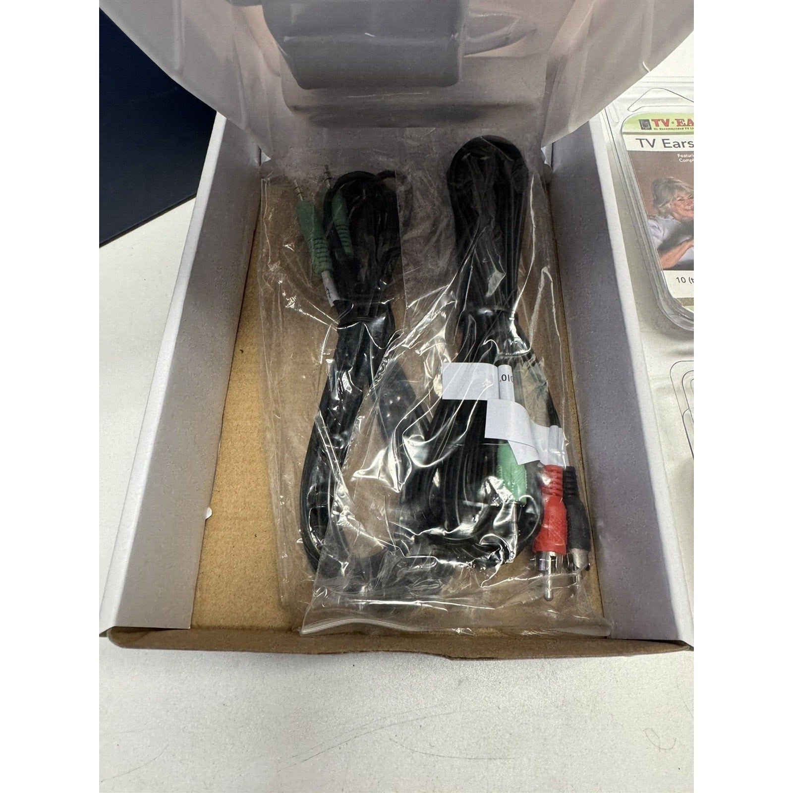 VINTAGE SEALED NEW Tv Ears 5.0 Transmitter Kit Analog & 2 Packs of Ear Tips