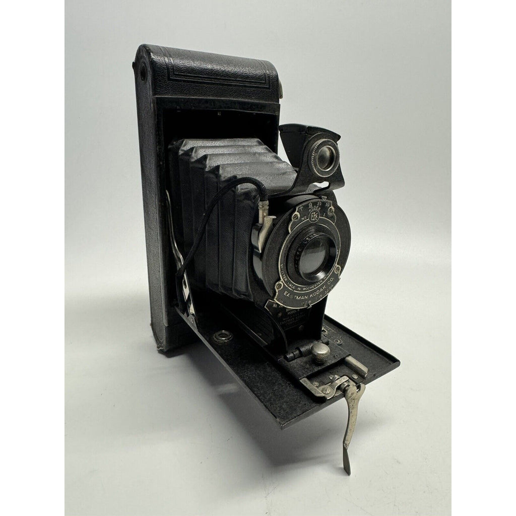VINTAGE Kodak No 2A Folding Rainbow Hawk-Eye Model B camera 1931 to 1933
