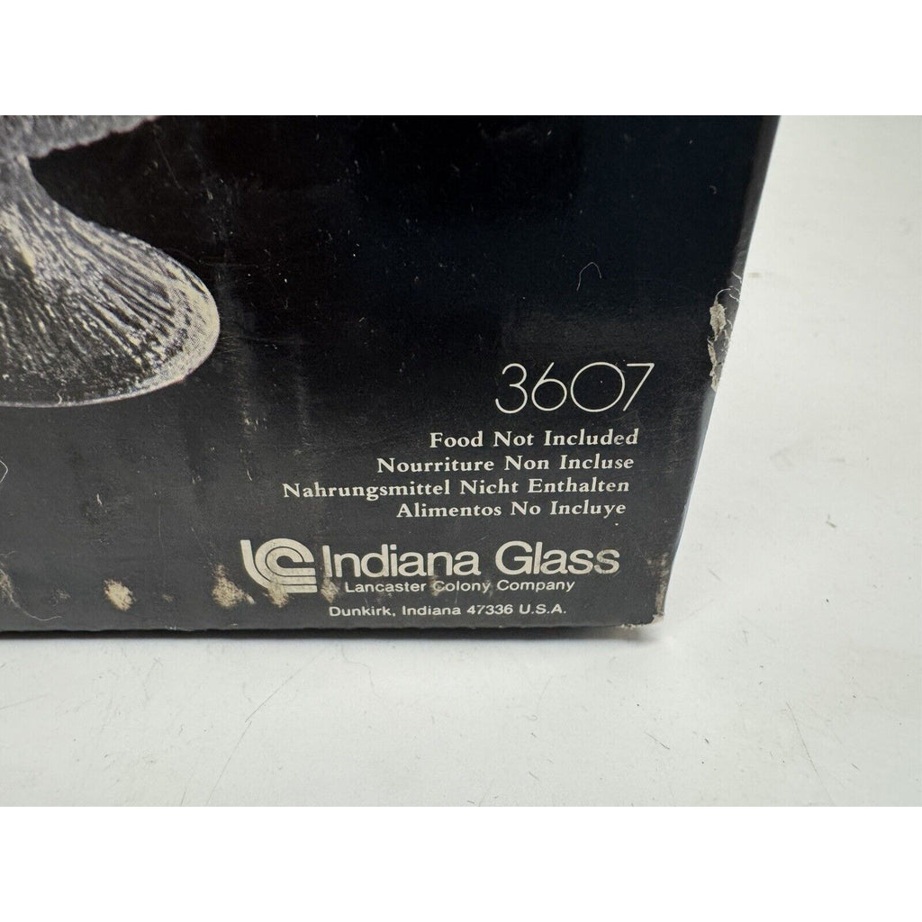 VINTAGE NOS 4 Indiana Glass Crystal Ice 8oz Textured Tree Dessert Bowls 3607