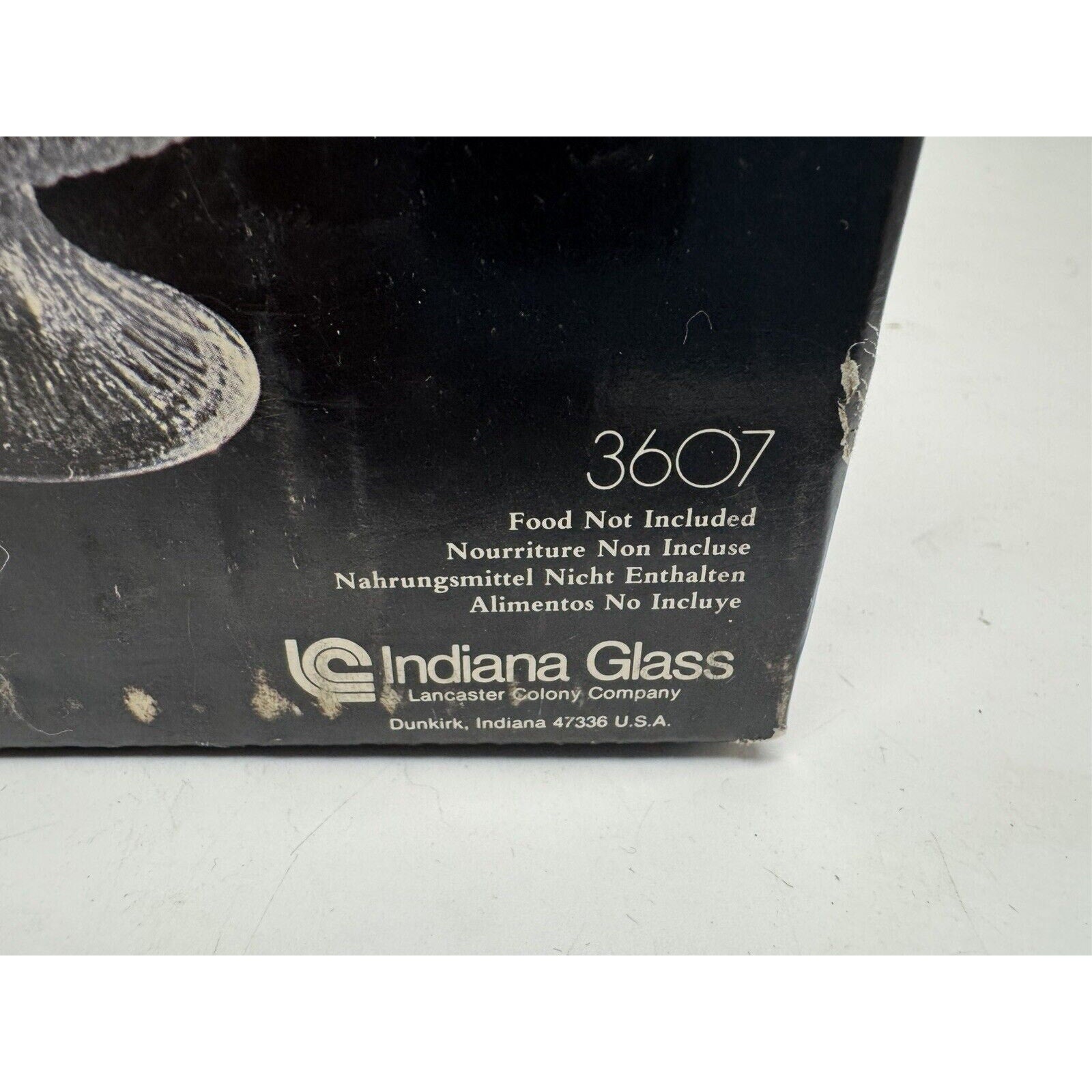 VINTAGE NOS 4 Indiana Glass Crystal Ice 8oz Textured Tree Dessert Bowls 3607