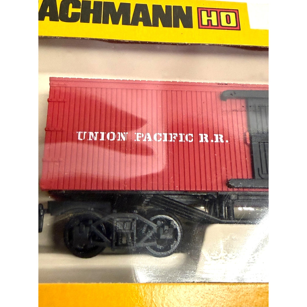 Vintage NEW Bachmann Union Pacific HO Scale 34' Single Door Boxcar
