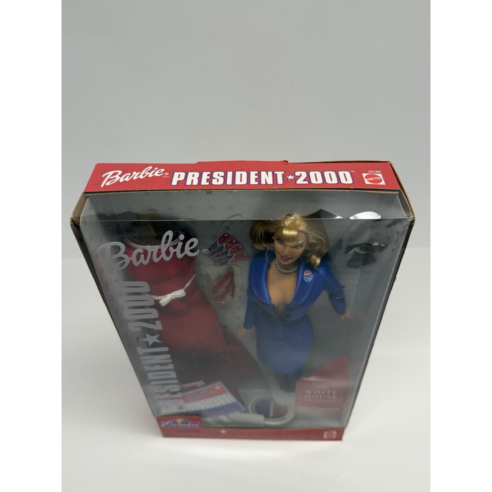 VINTAGE NOS 1999 Vote for Barbie 2000 For President! Exclusive Toy R Us #26288