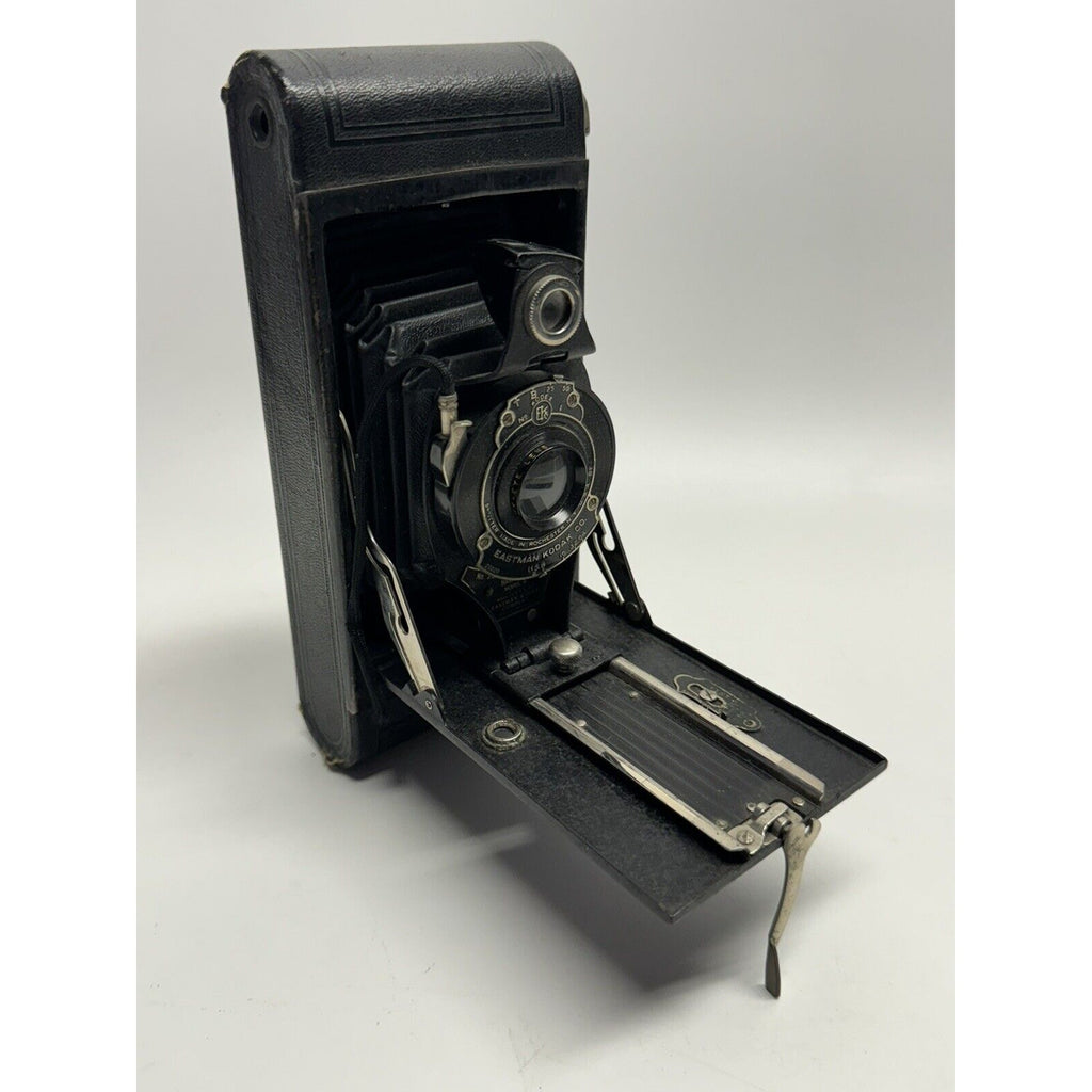 VINTAGE Kodak No 2A Folding Rainbow Hawk-Eye Model B camera 1931 to 1933