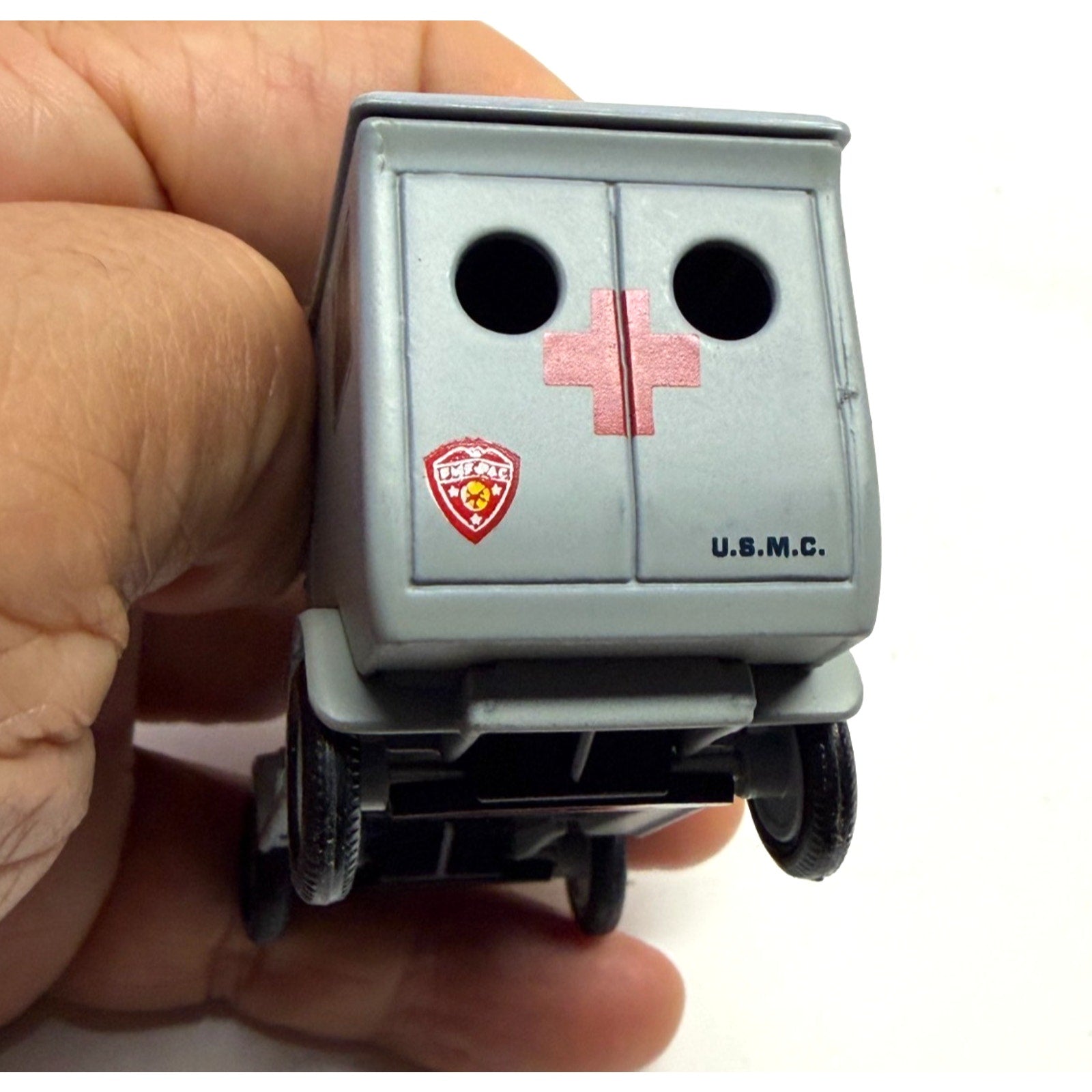 VTG Lledo "Days Gone" die-cast model of a U.S. Marine Corps ambulance