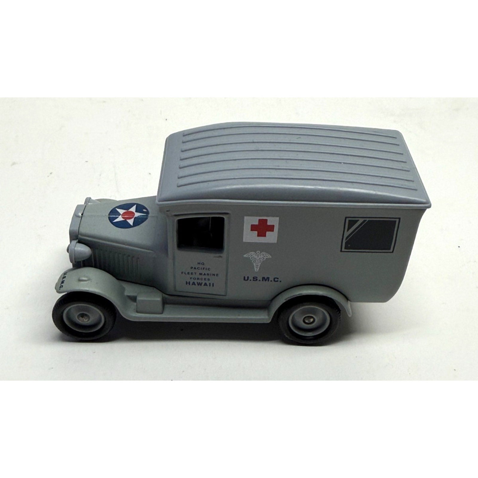 VTG Lledo "Days Gone" die-cast model of a U.S. Marine Corps ambulance