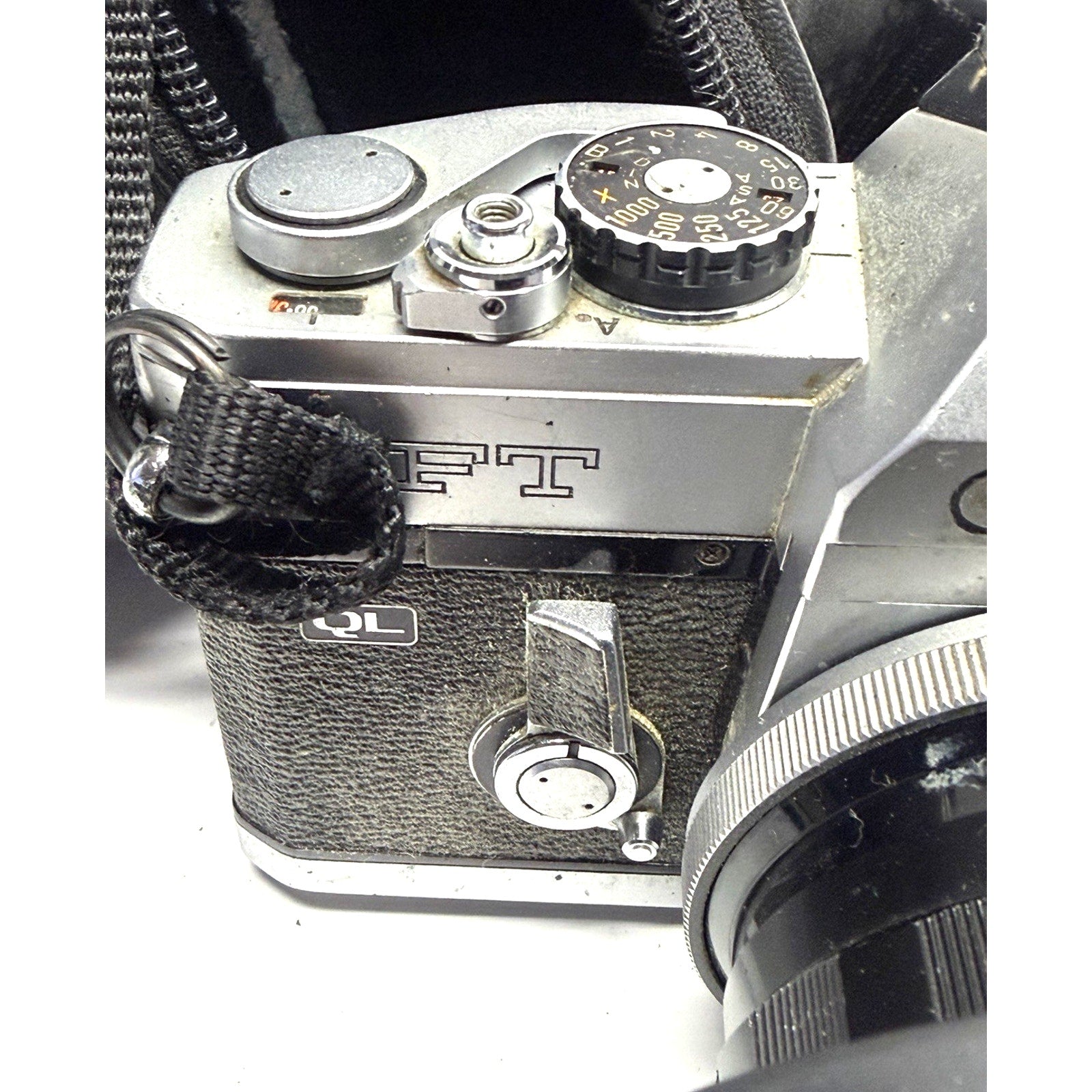 Vintage Canon FT QL 35mm SLR Film Camera with FL 35mm f2.5 Lens