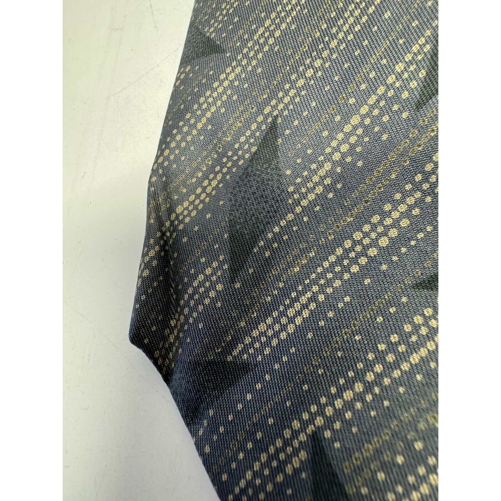 VINTAGE GIORGIO ARMANI NECKTIE 100% SILK Made in ITALY Gray w/Square Logo