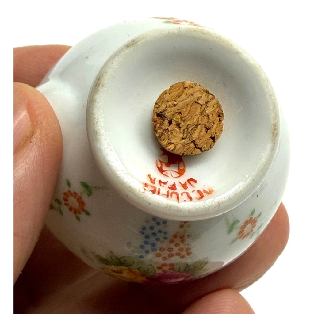 Vintage Niagara Falls, ny. mini tea pot shape salt & Pepper set Occupied Japan