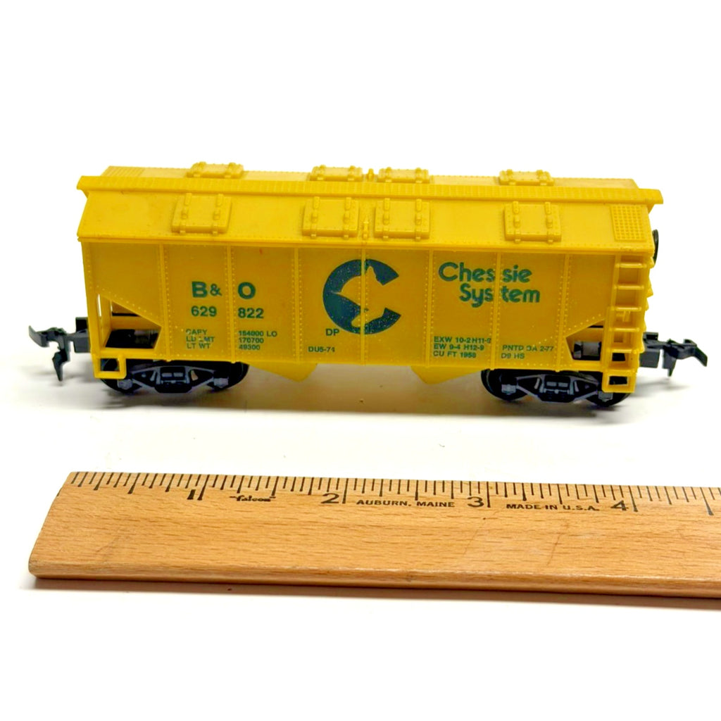 Vtg HO Scale Life-Like, 2 Bay Hopper, Chessie System B&O, Yellow, #629822 no box