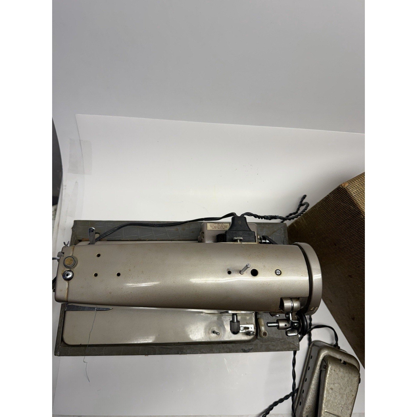VINTAGE 1960s Kenmore Model 148.280 Sewing Machine w/ Foot Pedal - WORKS GREAT !