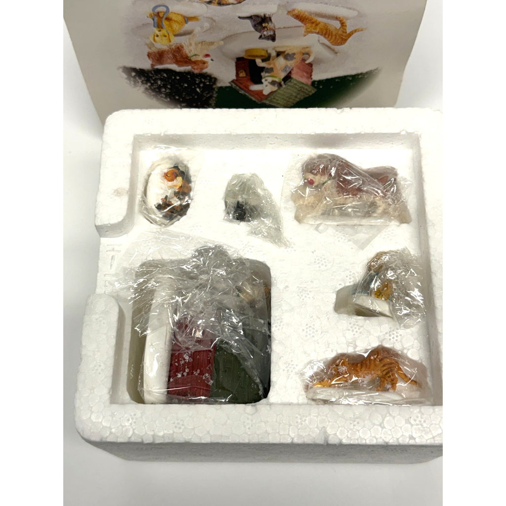 Vintage Dept 56 Village Cats and Dogs 52828 Accessories Set Complete Boxed