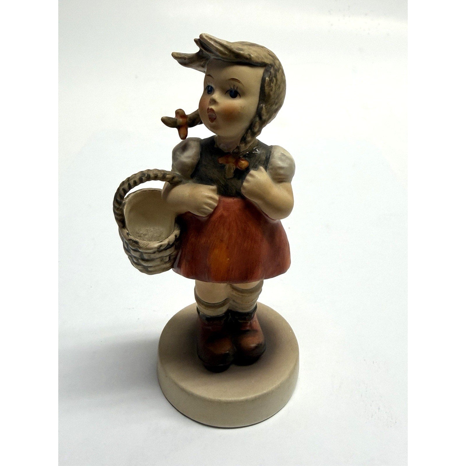Vintage M.I. Hummel Figurine “Little Shopper” #96 Goebel W. Germany