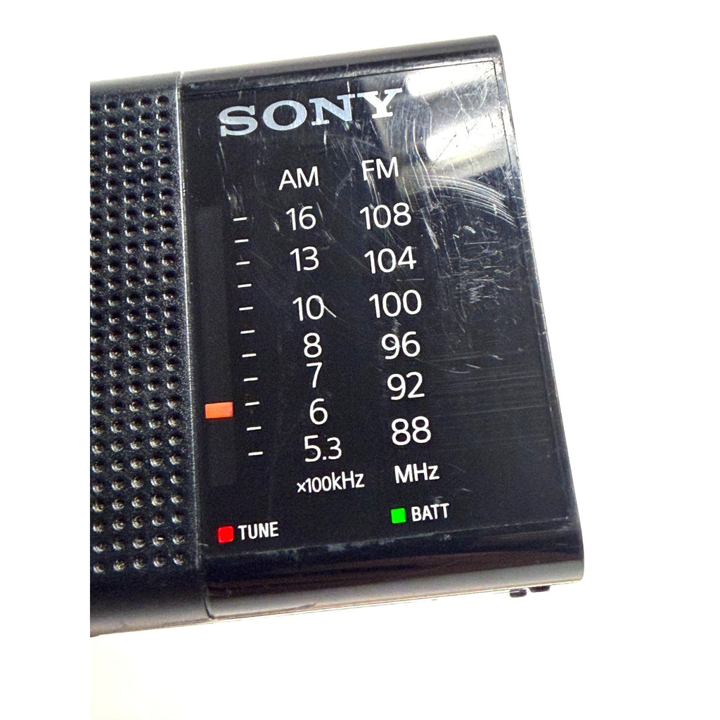 Vintage SONY handy portable radio ICF-P36: FM / AM /