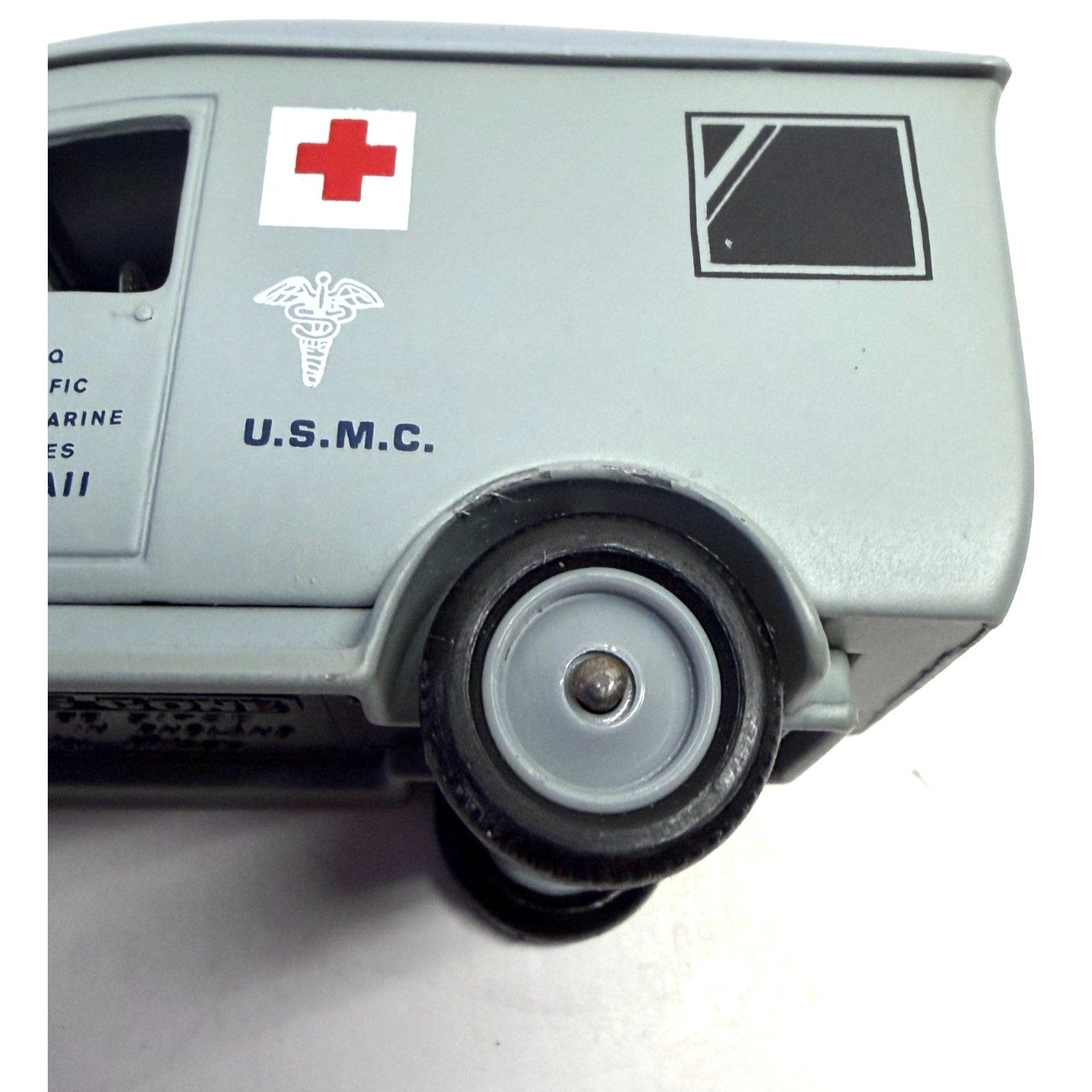 VTG Lledo "Days Gone" die-cast model of a U.S. Marine Corps ambulance