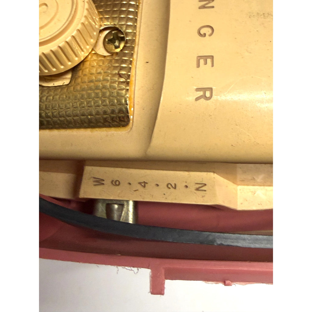 Vintage Singer Buttonholer Attachment w/ Clamshell Case & Templates Sewing