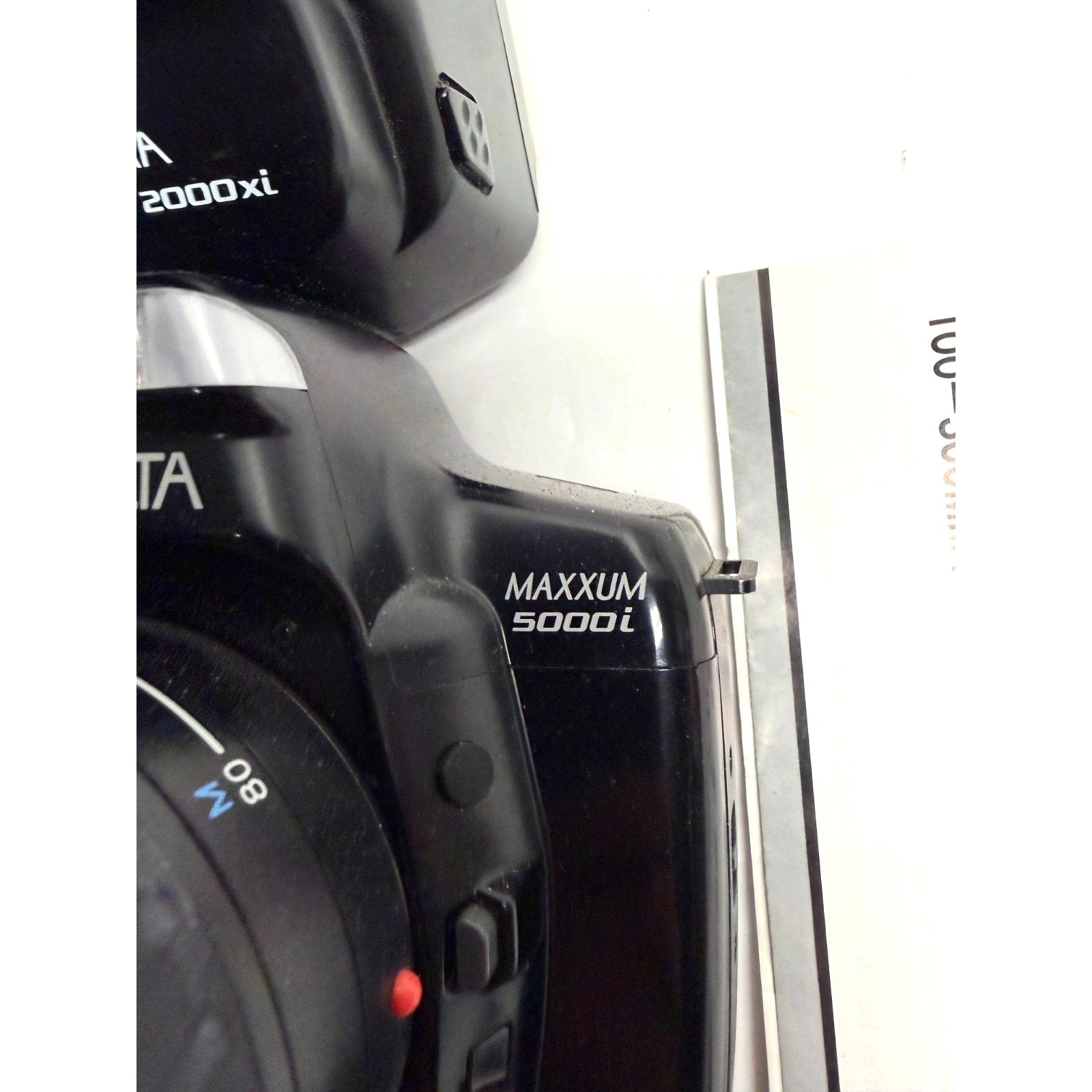 Vintage Minolta Maxxum 5000i 35mm SLR Film Camera portrait -Untested
