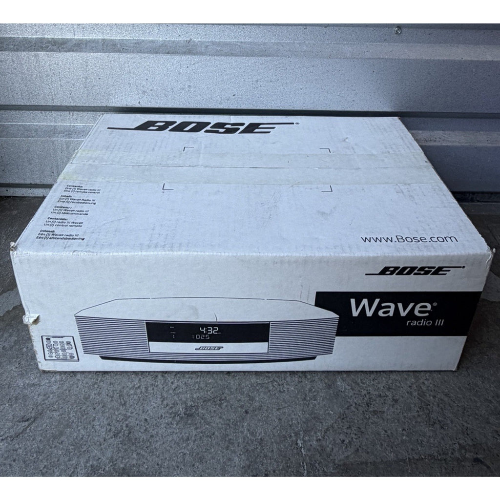 VINTAGE FACTORY SEALED Bose Wave Radio III Model 343207-1210 Platinum White