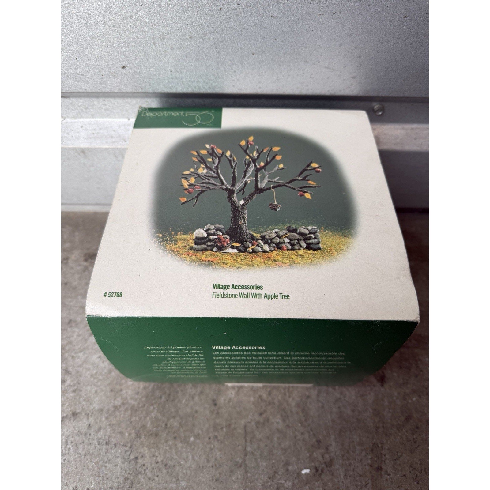 VINTAGE Department 56 Village Accessories Fieldstone Wall with Apple Tree 52768