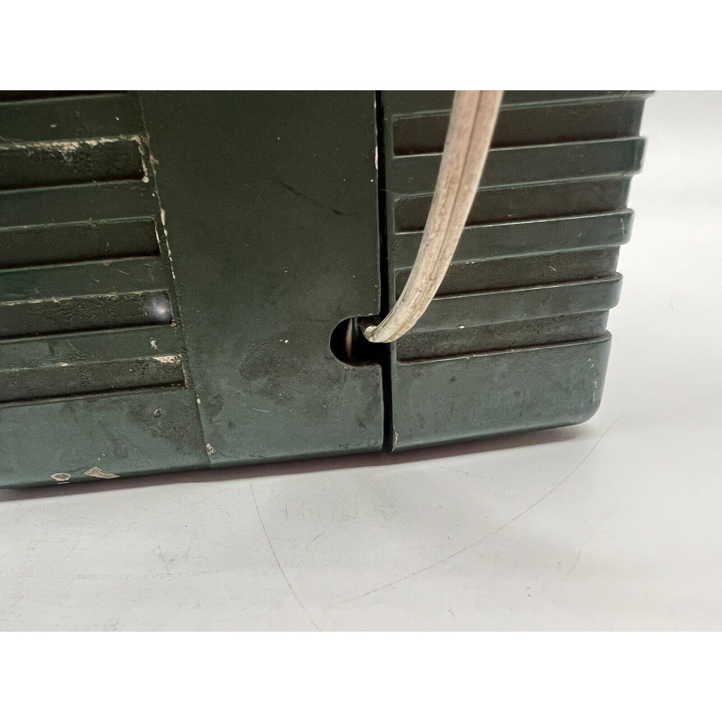 Vintage 50s Sears Roebuck SILVERTONE 2022 Radio Green/Gold Power On :Nd Repair
