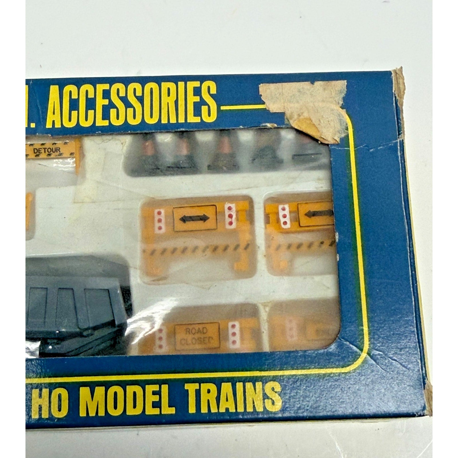 Vintage AHM HO Scale Construction Set w/ Dump Truck, Barriers Traffic Cones 5614