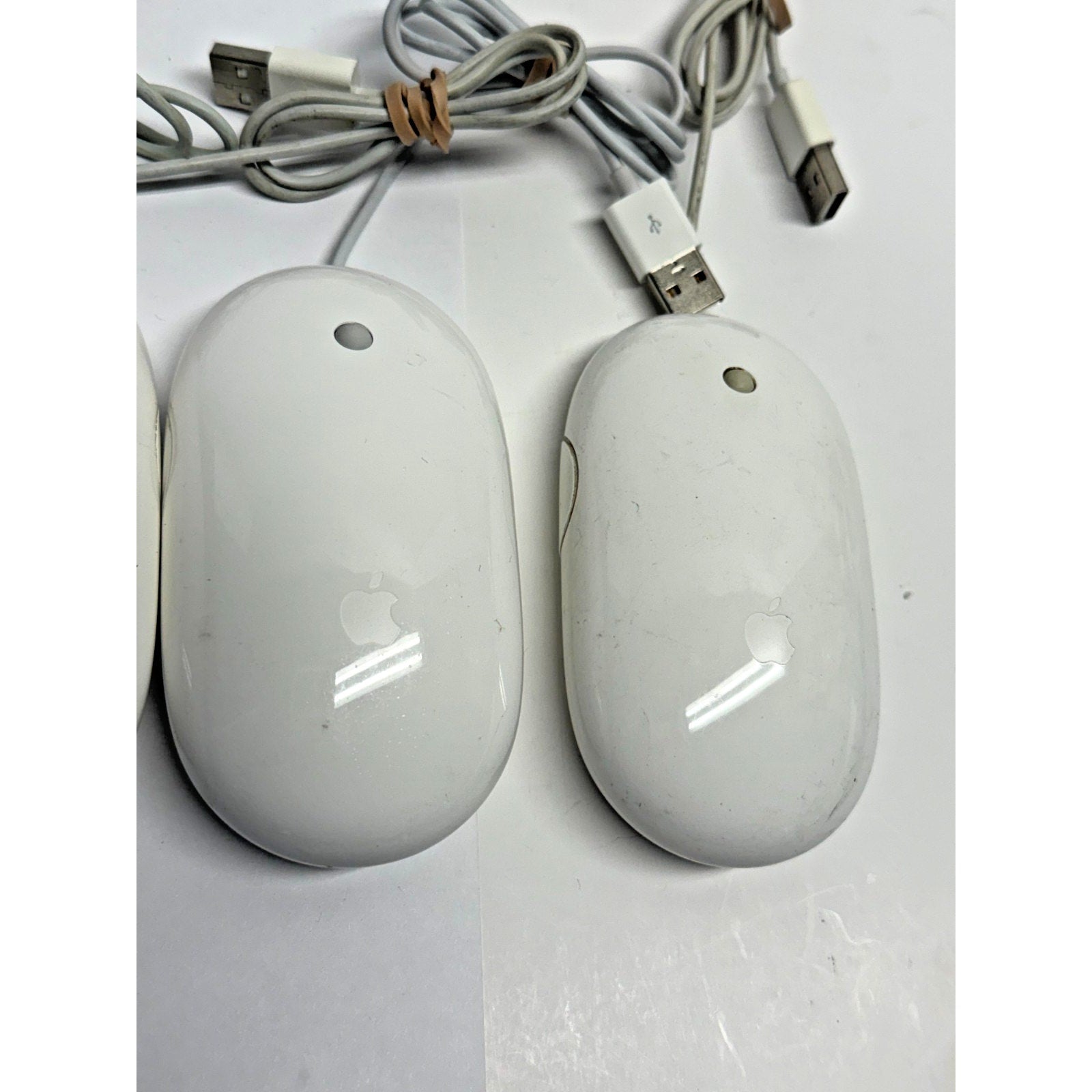 Vintage Lot of 4 Apple Mighty Mouse A1152 Wired USB Optical White Mice