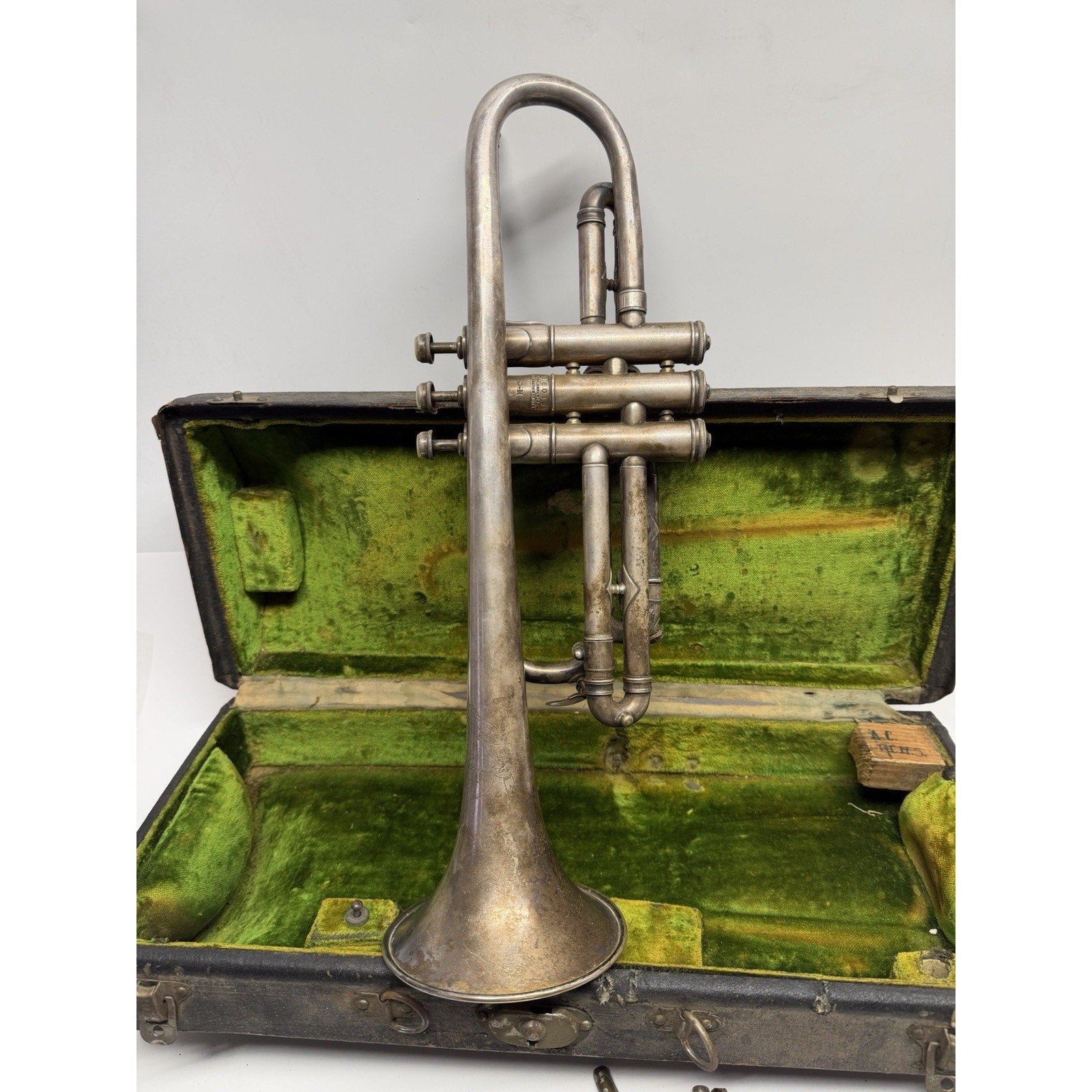 VINTAGE 1920s Frank Holton Clarke H-C Cornet & Case Elkhorn Wis Silver Plate