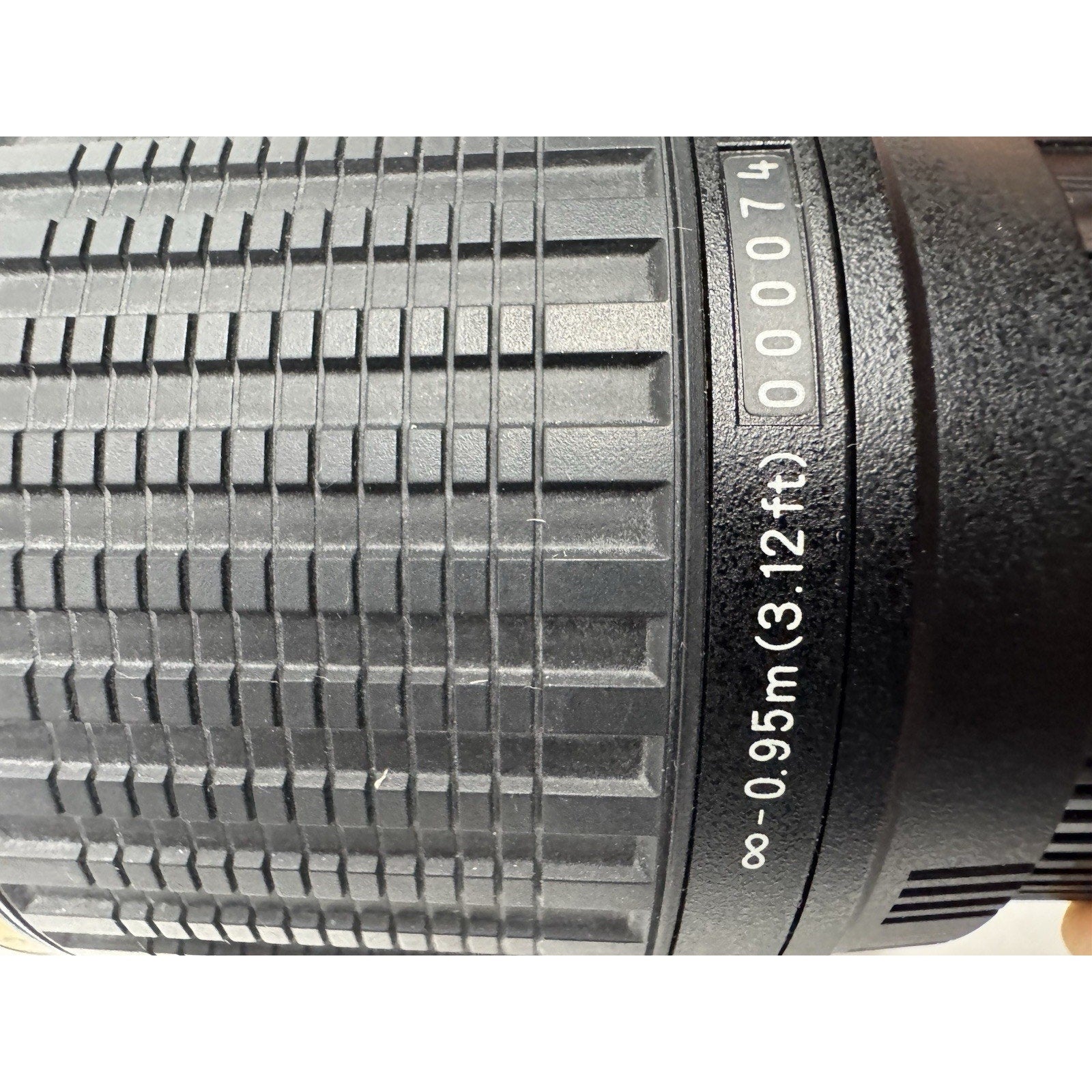 Tamron LD AF Di ll LD Macro 55-200mm f/4.0-5.6 LD Di-II AF SLR Camera Lens Hood