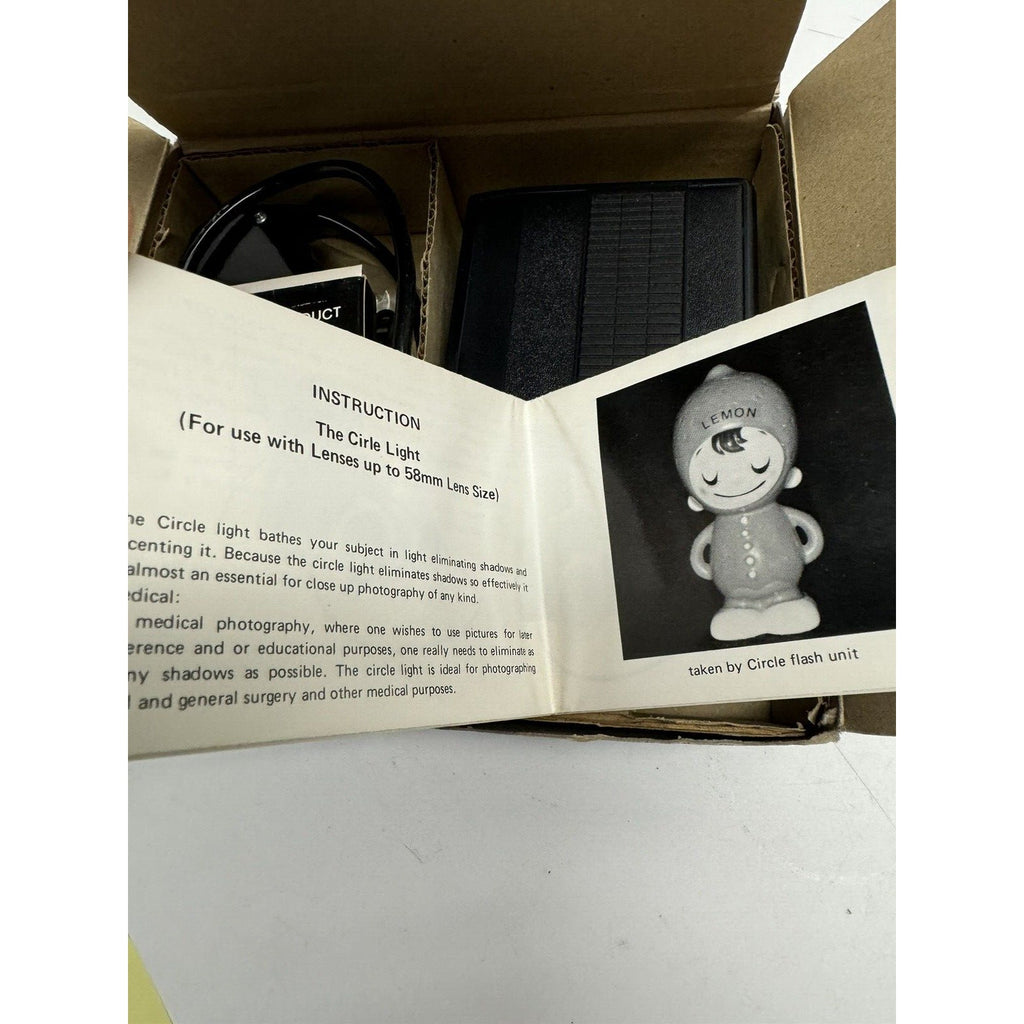 VINTAGE NOS DOI Circle Flash Unit to Fit Any SLR Lenses