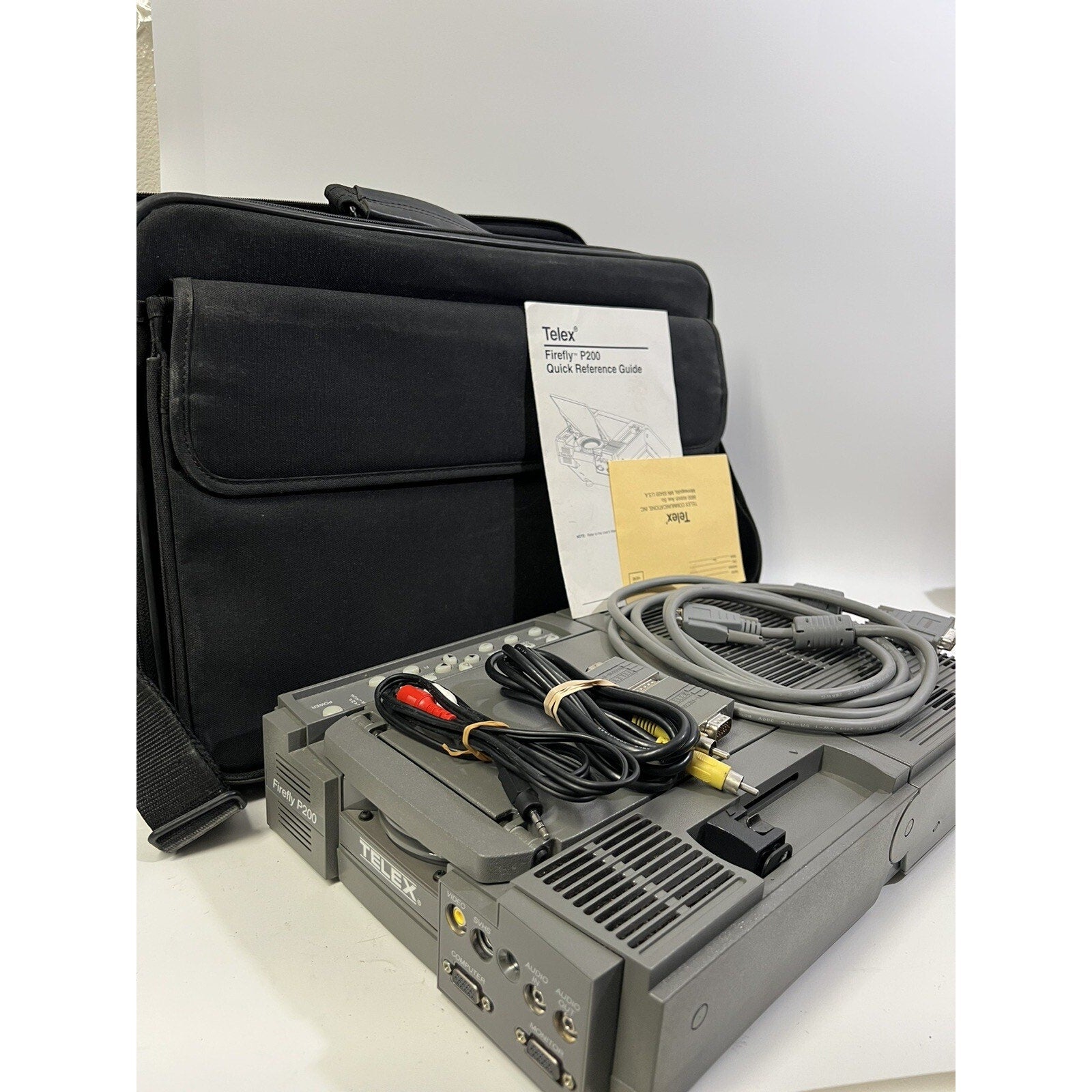 VINTAGE "RARE" Telex Firefly P200 VGA Conference Room Projector 240 ANSI Lumens