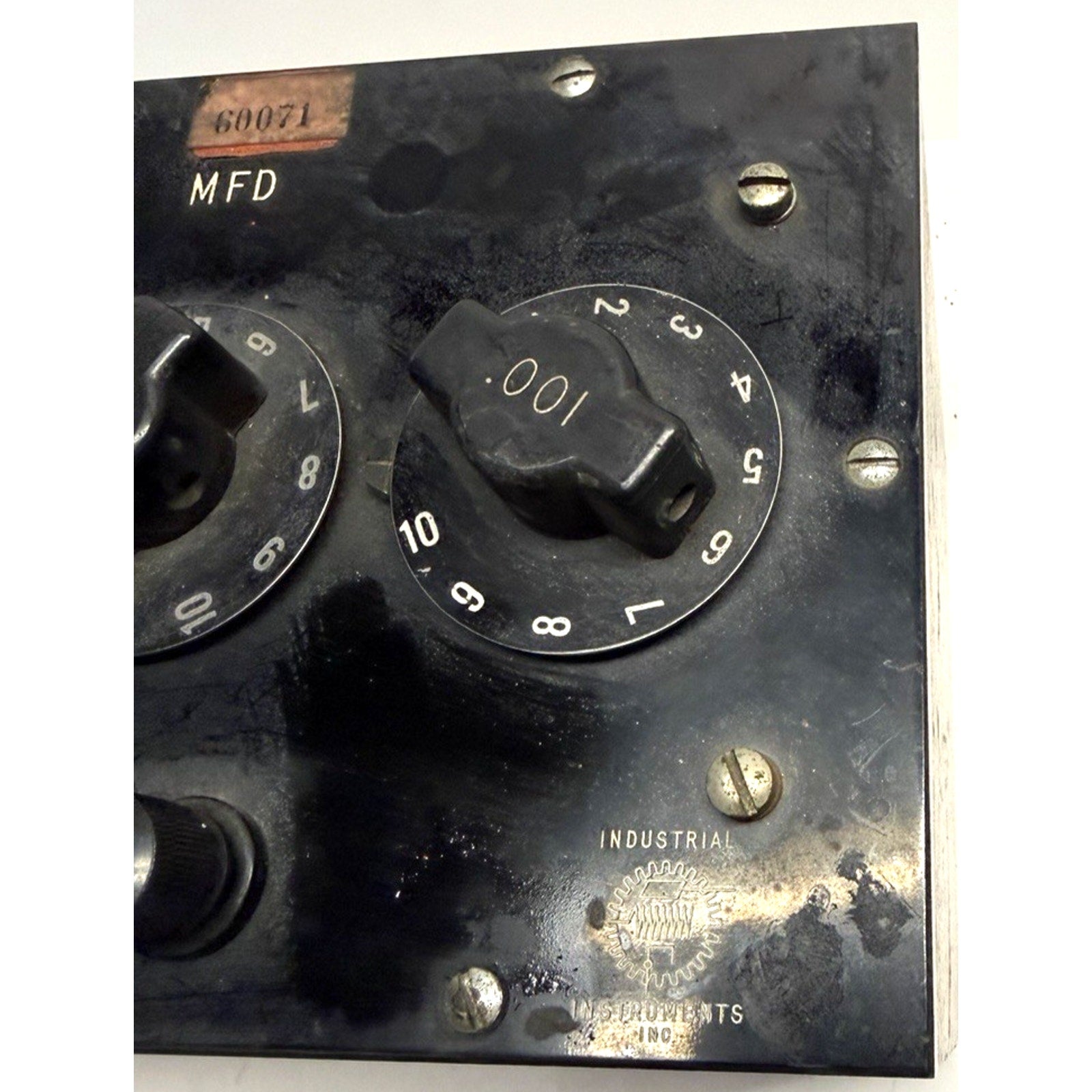 VINTAGE INDUSTRIAL INSTRUMENTS INC MODEL DK 2A RESIDUAL CAP 30 UUF - UNTESTED