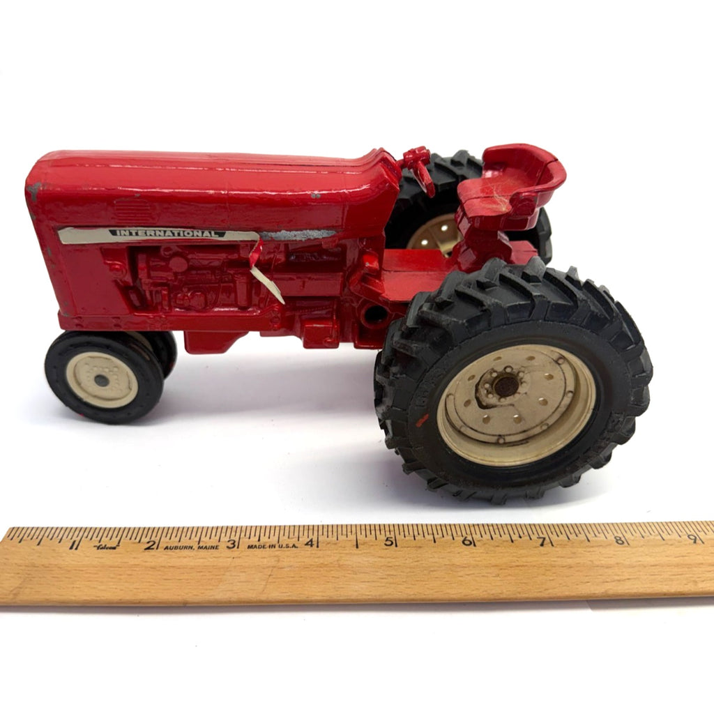 Vintage Ertl Diecast 1/16 Scale Red International Narrow Front Tractor