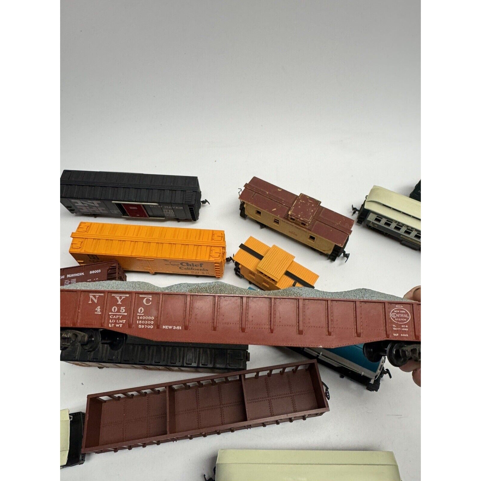 Vintage Lot of 20 Trains New Haven, Southern, Evergreen, Union Pacific, Wesson