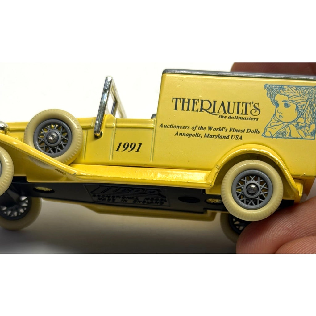 Vintage LLEDO DAYS GONE 1933 PACKARD TOWN VAN WHITMANS SAMPLER DIECAST