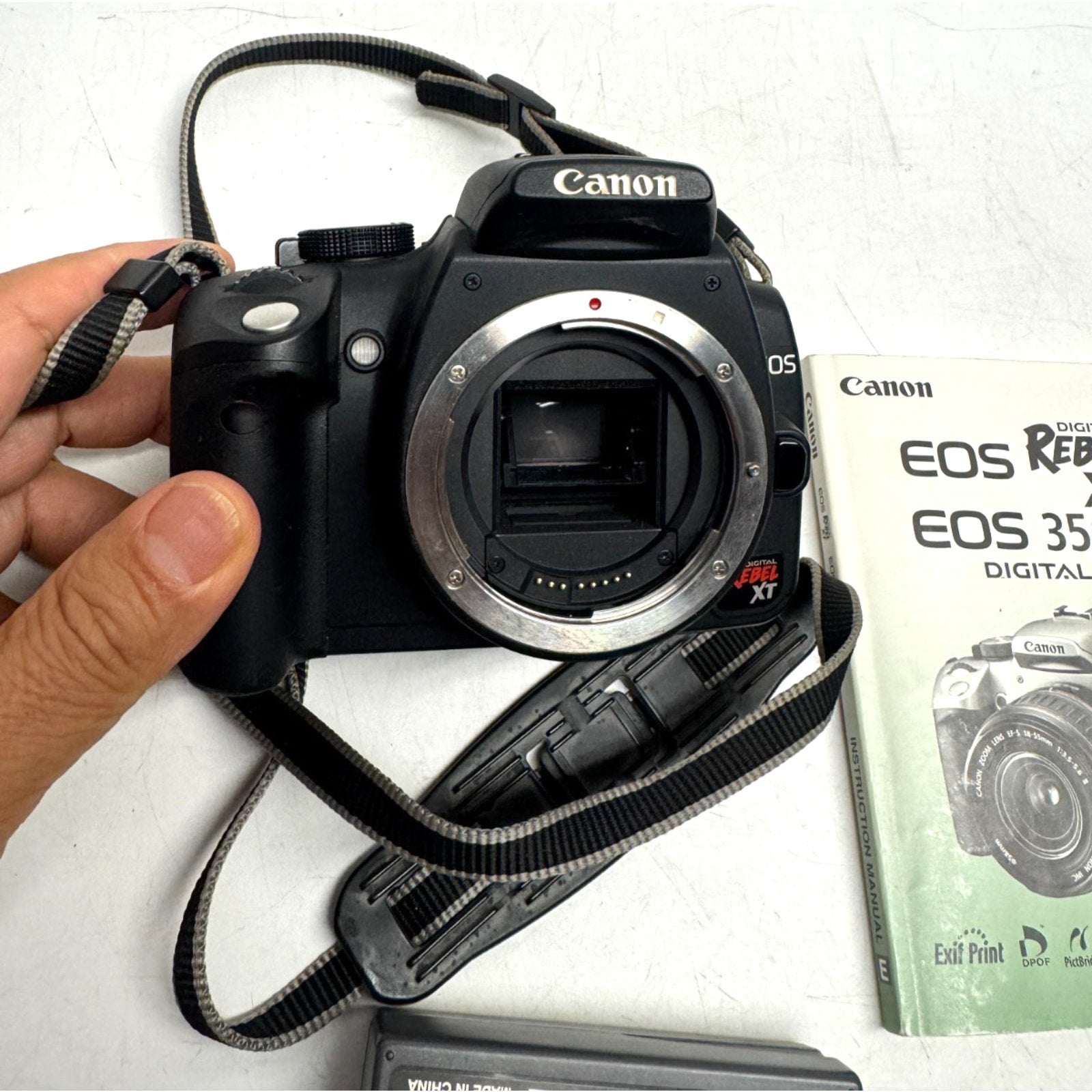 Vintage Canon Digital Rebel XT EOS 350D - No Battery Untested