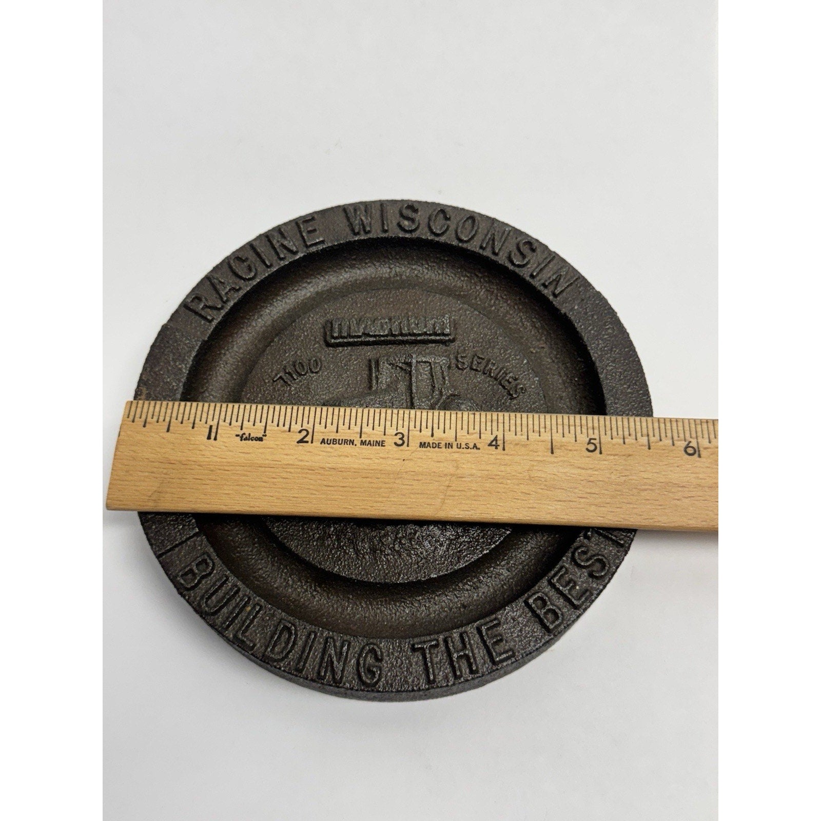 VINTAGE Case IH Magnum Tractor 7100 Cast Iron Ashtray Paperweight Racine WI