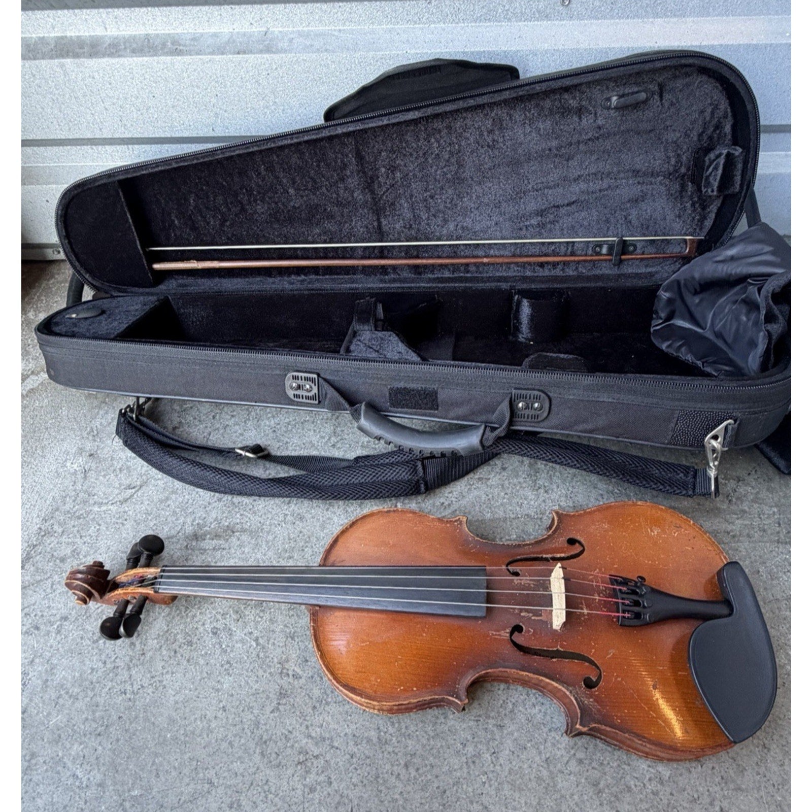 VINTAGE Violin Copy of Antonius Stradivarius Made in Czechoslovakia