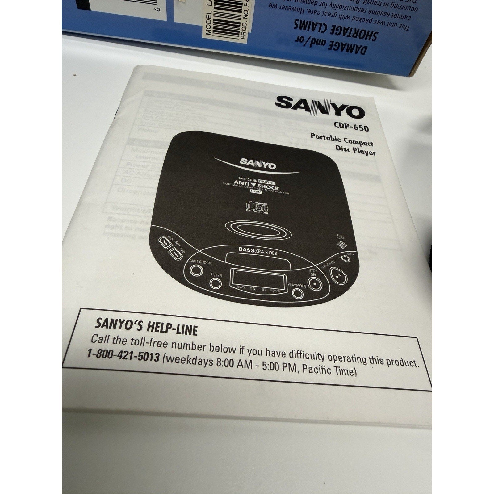 VINTAGE SANYO Portable CD Player Compact Disc Anti Shock CDP-650 WORKS!