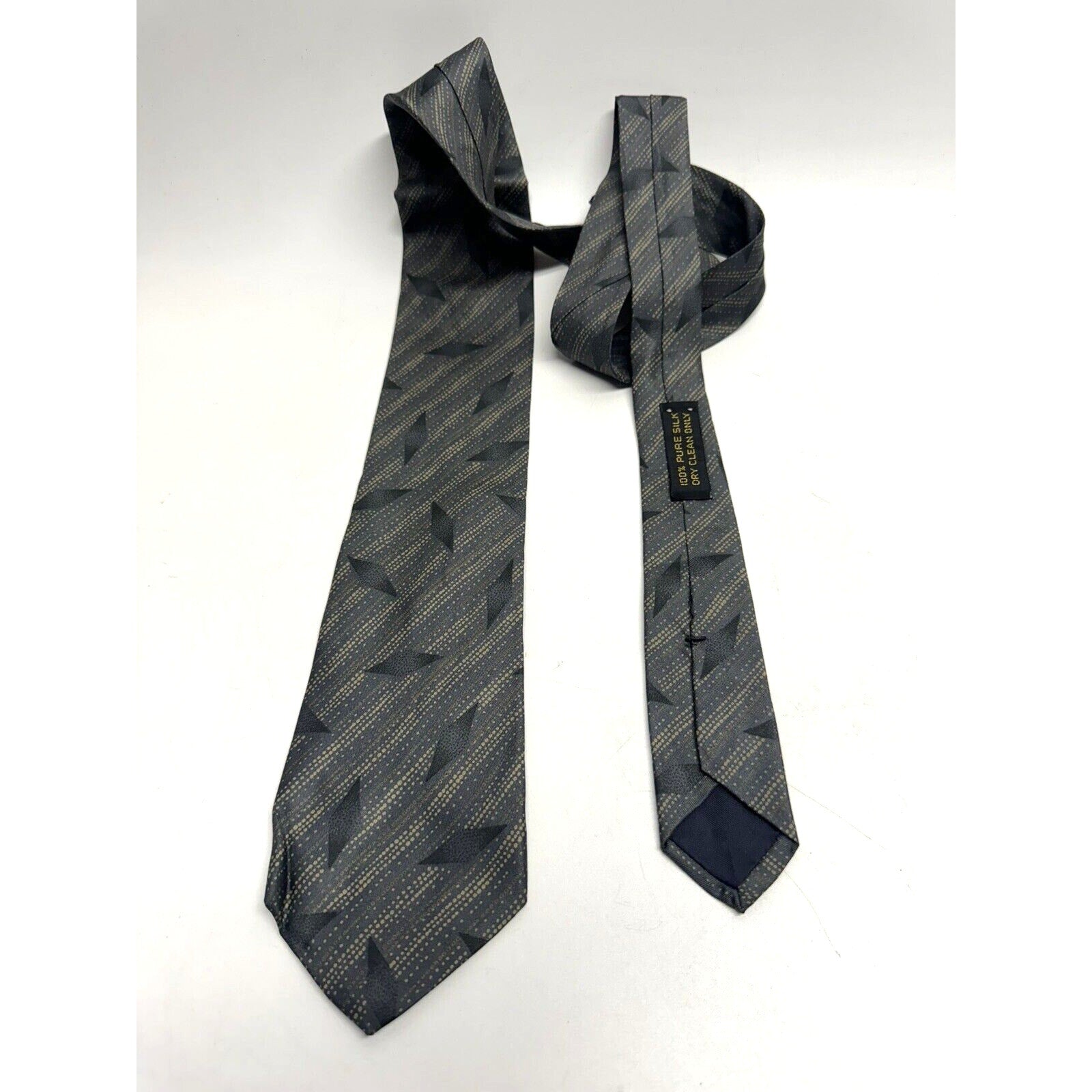 VINTAGE GIORGIO ARMANI NECKTIE 100% SILK Made in ITALY Gray w/Square Logo