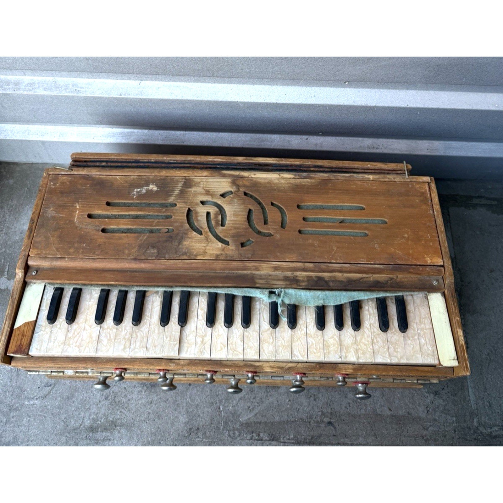 VINTAGE D.S. Ramsingh and Bros Indian Portative Harmonium Tested Works
