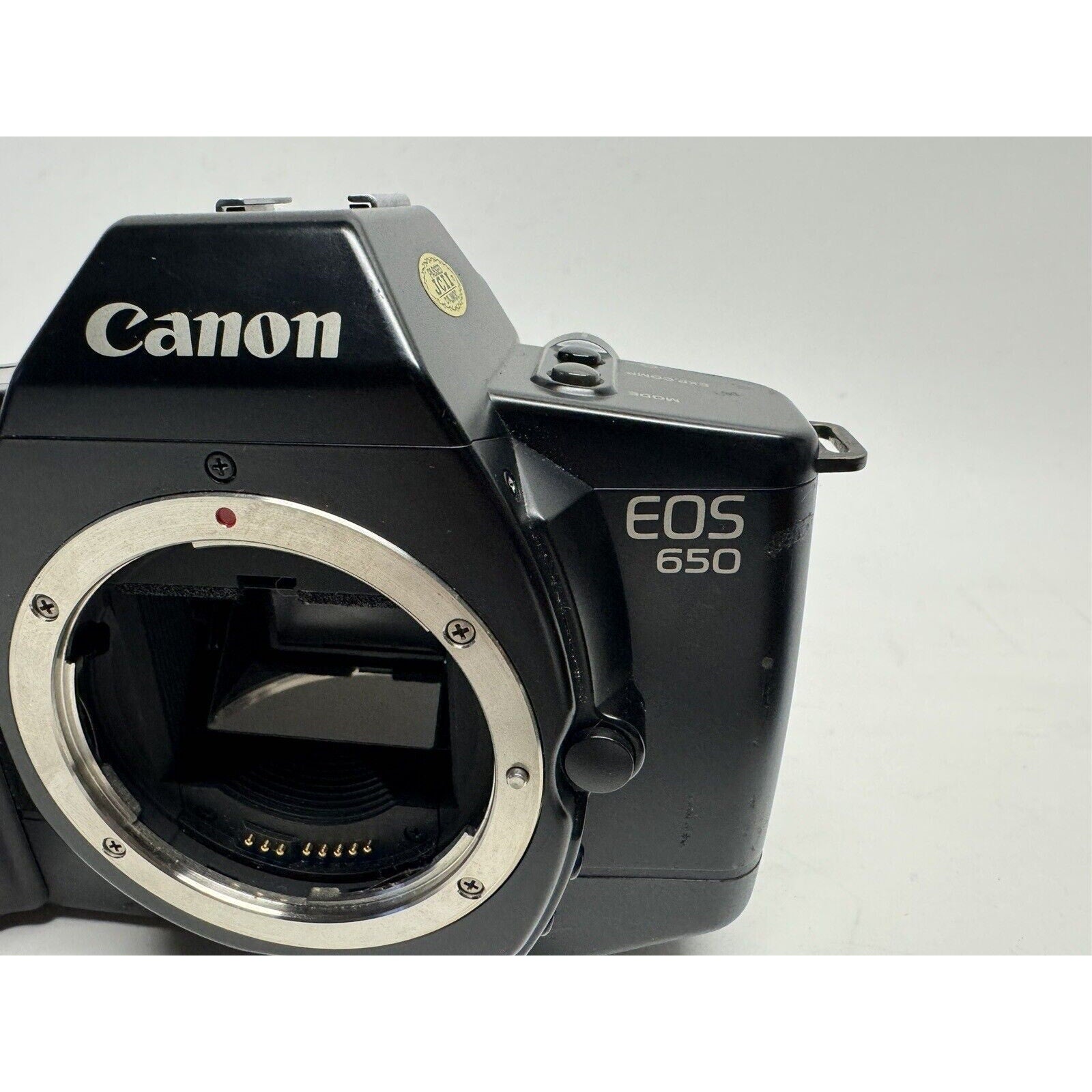 VINTAGE Canon EOS 650 35mm SLR Film EF Lens Mount Camera Body Only UNTESTED