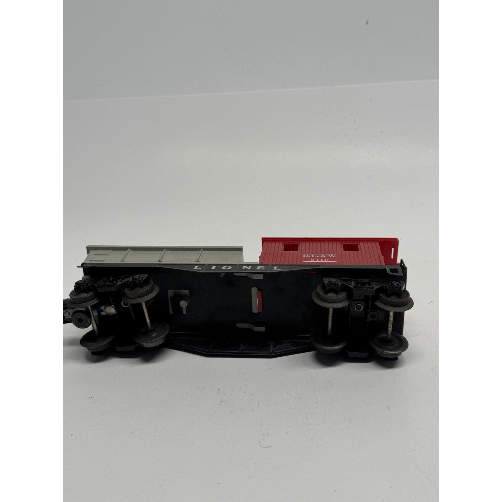 VINTAGE Lionel No. 6119 O Gauge D.L. & W. Work Caboose, Red/Black