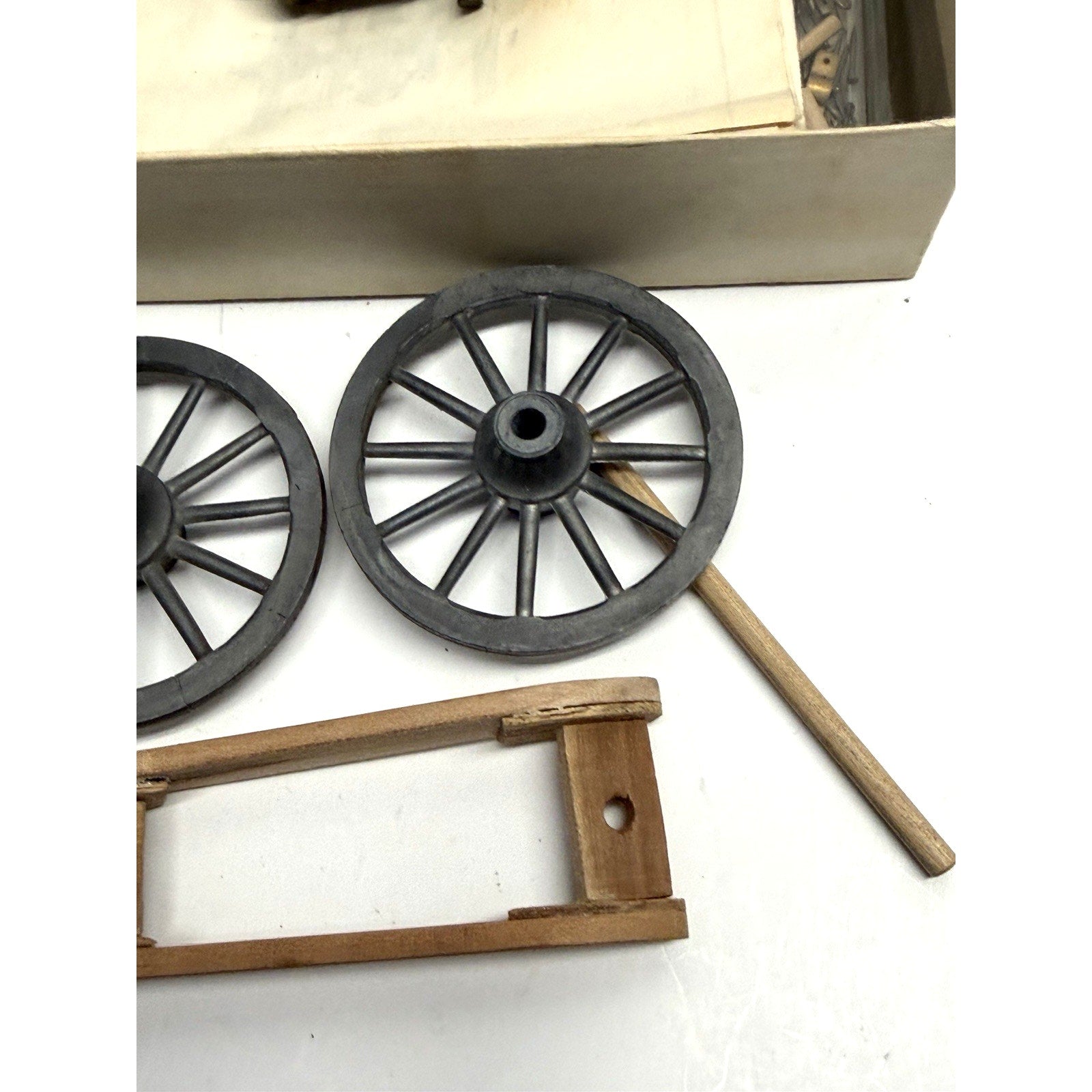 Vintage Marine Model Company, Inc. Eight Pound Field Artillery, No. 1108