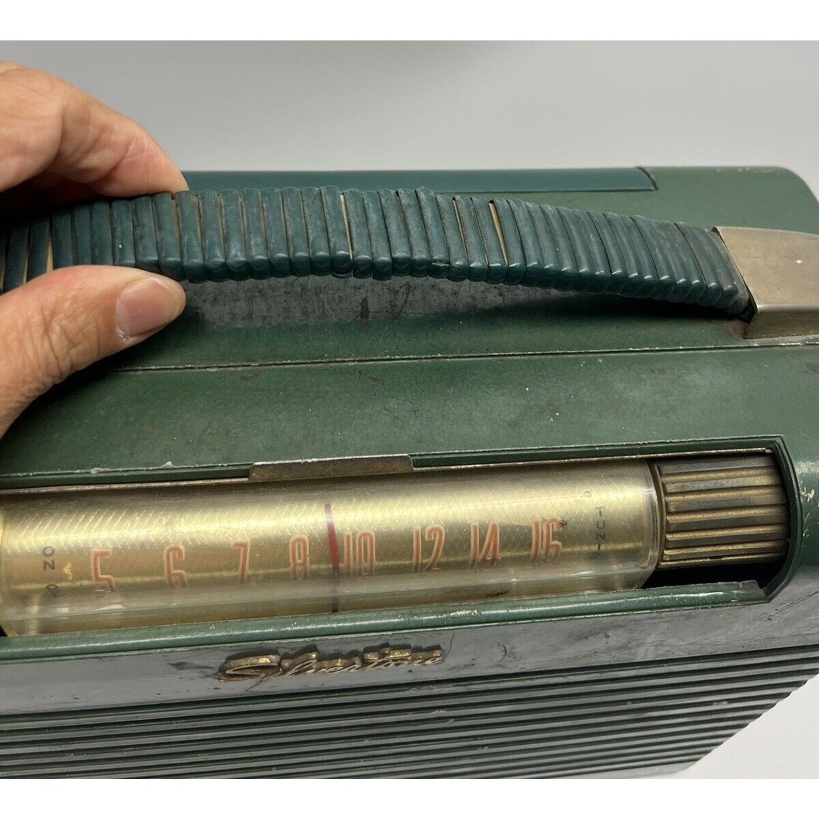 Vintage 50s Sears Roebuck SILVERTONE 2022 Radio Green/Gold Power On :Nd Repair
