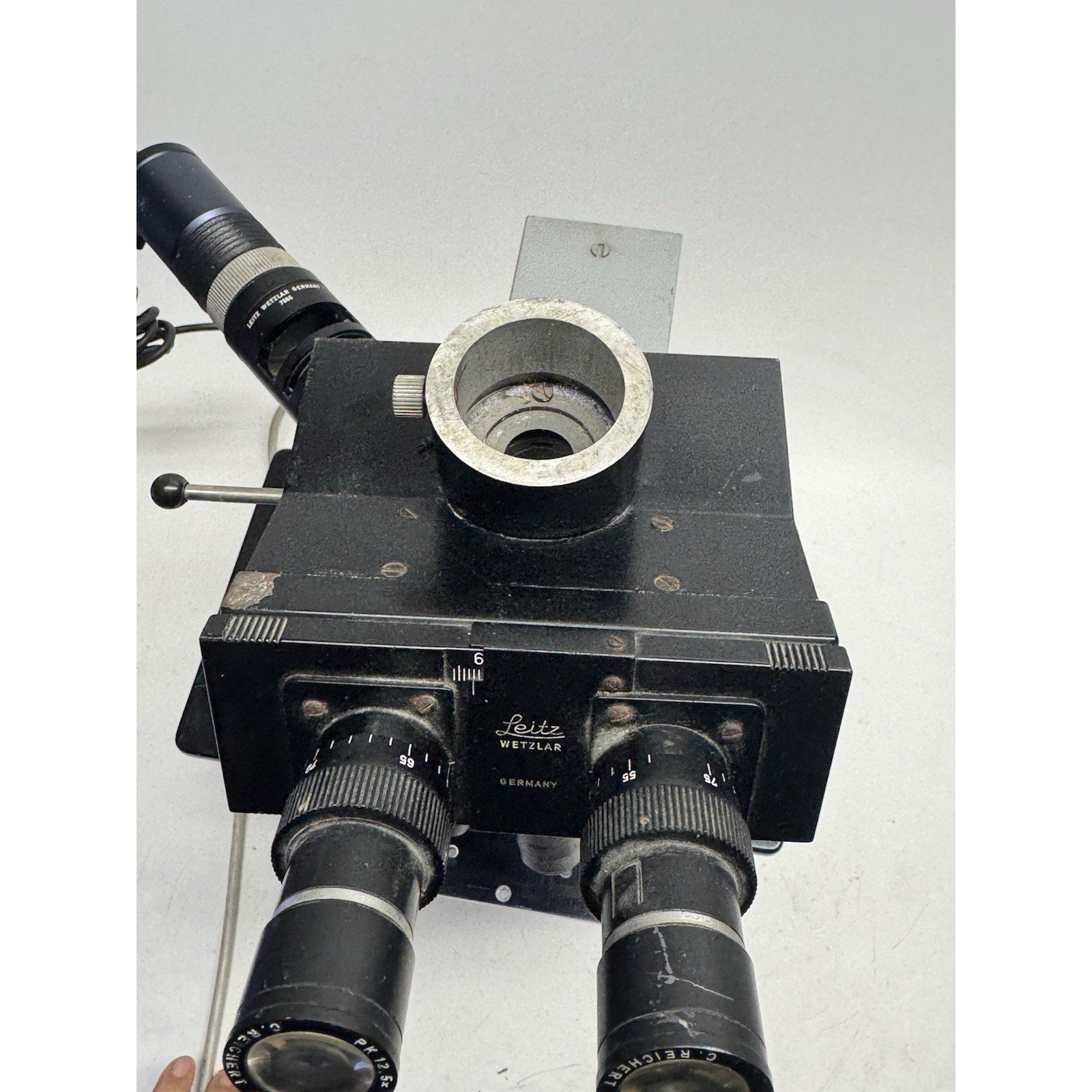 VINTAGE Leitz Ortholux II Microscope w/5x Objectives/ILamp Housing