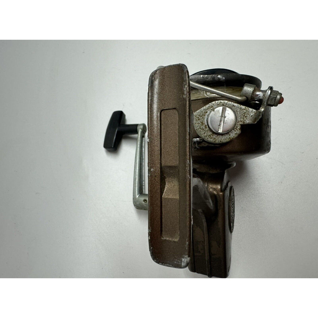 VINTAGE Daiwa 406 Fishing Reel Made in Japan