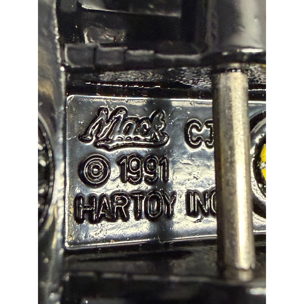 Vintage Collectables Coca Cola 1:64 Die Cast Metal Mack CJ Truck (1991) Die Cast