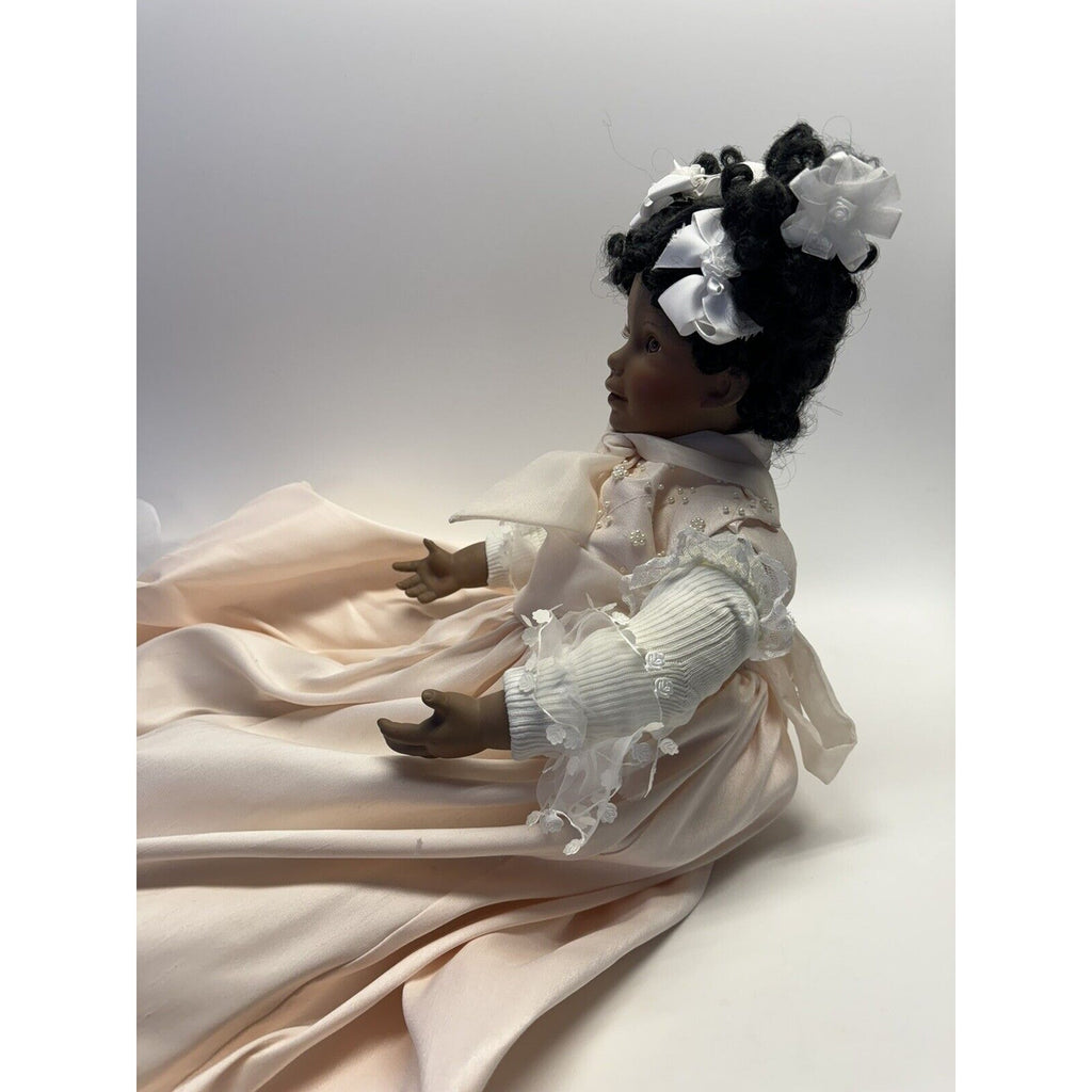 VINTAGE World Gallery laura Colabe Charity Porcelain Doll Seating Position 15"