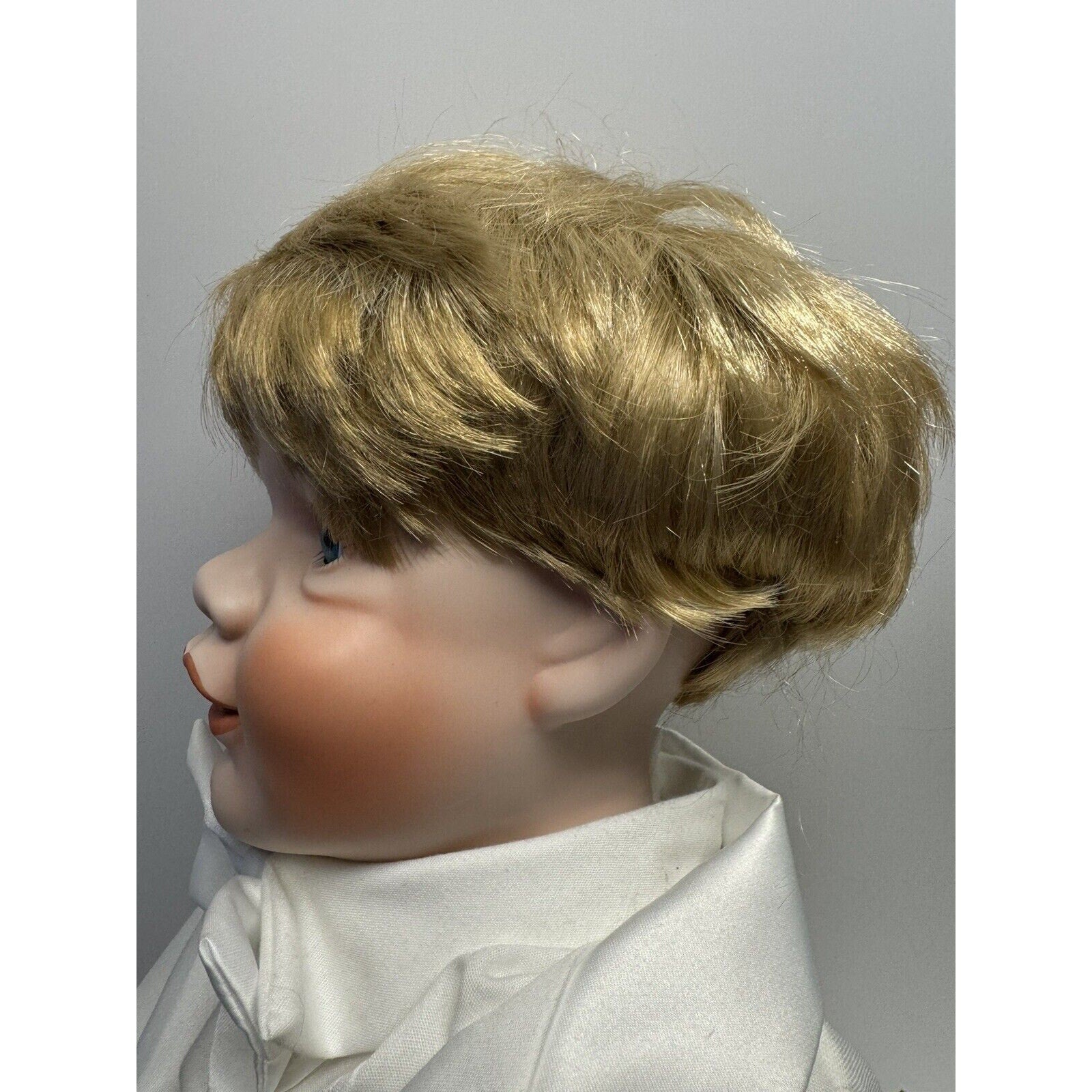 VINTAGE Moments Treasured Doll Porcelain 20" 202/2500 Seating Position