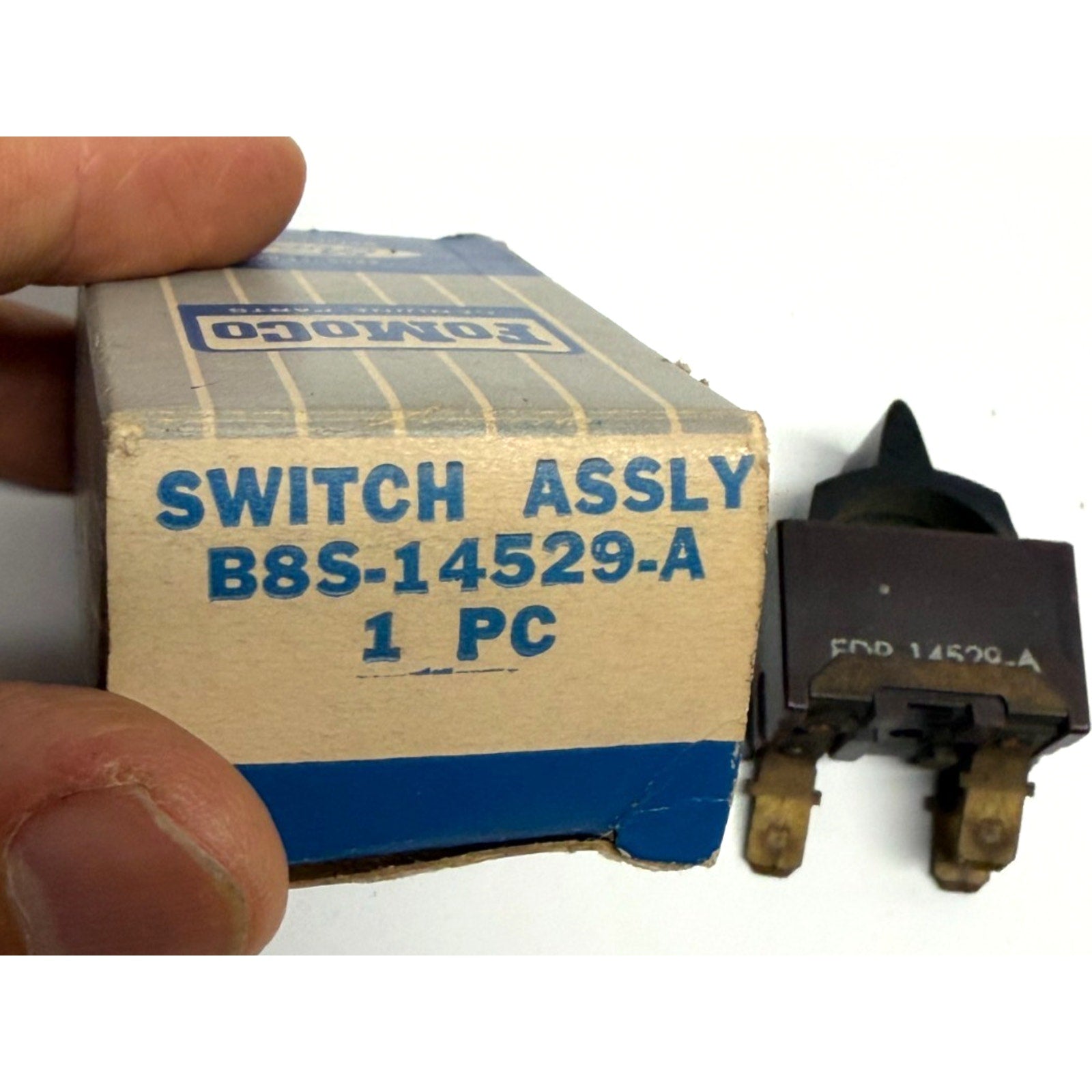 Vintage NOS Ford FoMoCo B8S-14529-A Power Window Regulator Switch
